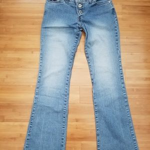 Jeans with 3 buttons